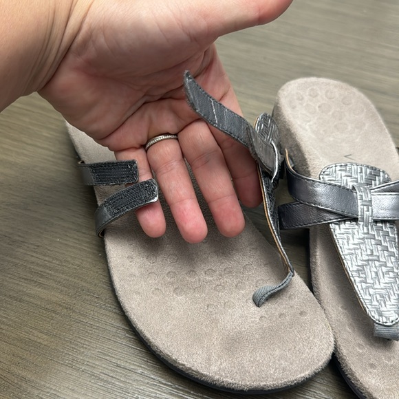 NEW VIONIC karley in silver - Picture 8 of 11